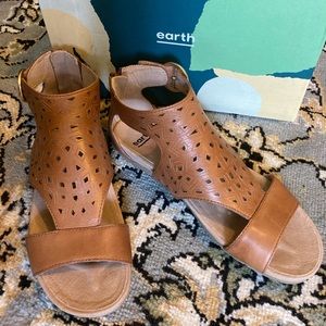 Earth Linden Lebanon Leather Sandals